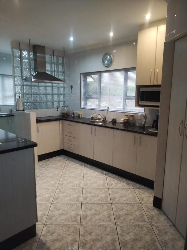 3 Bedroom Property for Sale in Gordons Bay Western Cape